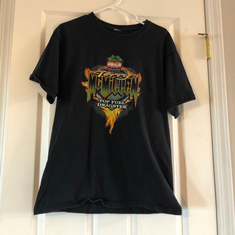 Men’s Terry McMillen racing T-shirt. Size Large